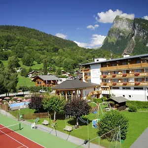 מלון Chalet-hotel Neige Et Roc, The Originals Relais
